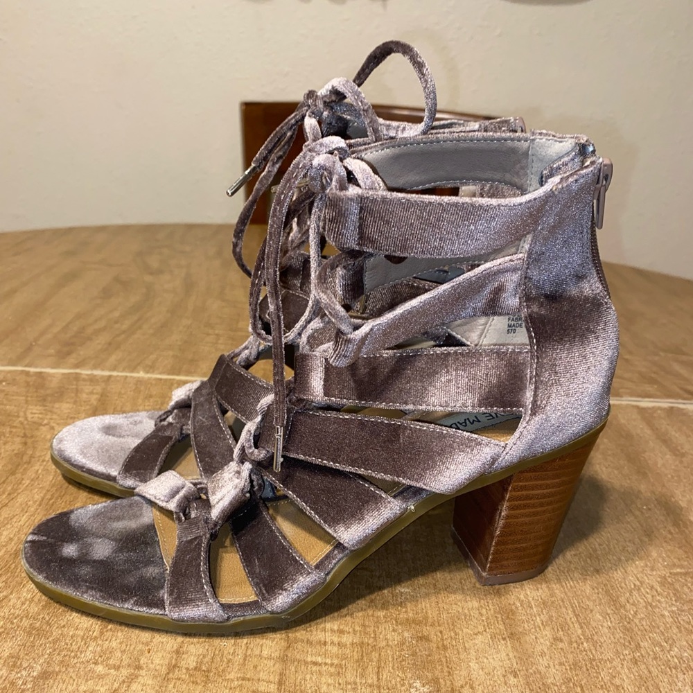 Steve Madden Bensin V Velvet Lace Up Block Heels